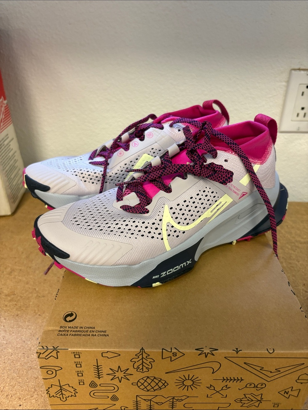 Nike Zoom X Zegama Trail Running Shoes Women Size 7 Platinum Violet DH0625-002 - Picture 2 of 4